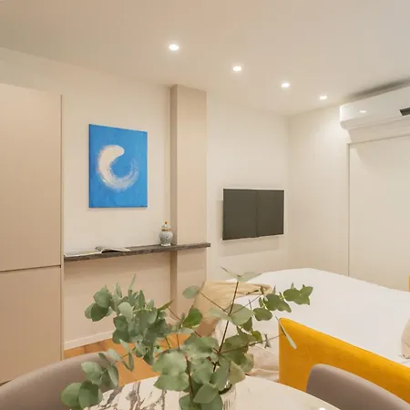Rezia By Rent Como