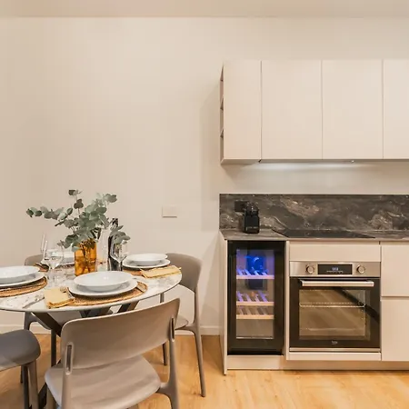 Apartment Rezia By Rent Como