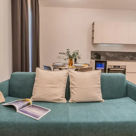 Apartment Rezia By Rent Como